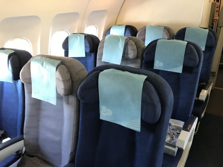 A Pleasant Surprise with Plenty of Food: Baku to Kyiv on an Azerbaijan Airlines Airbus A319