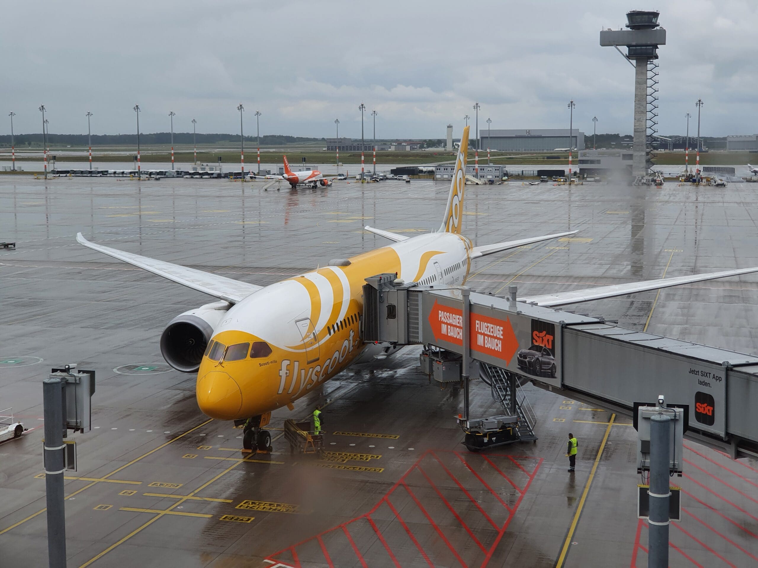 Fifth Freedom on Singaporean Scoot: Berlin to Athens on a Dreamliner