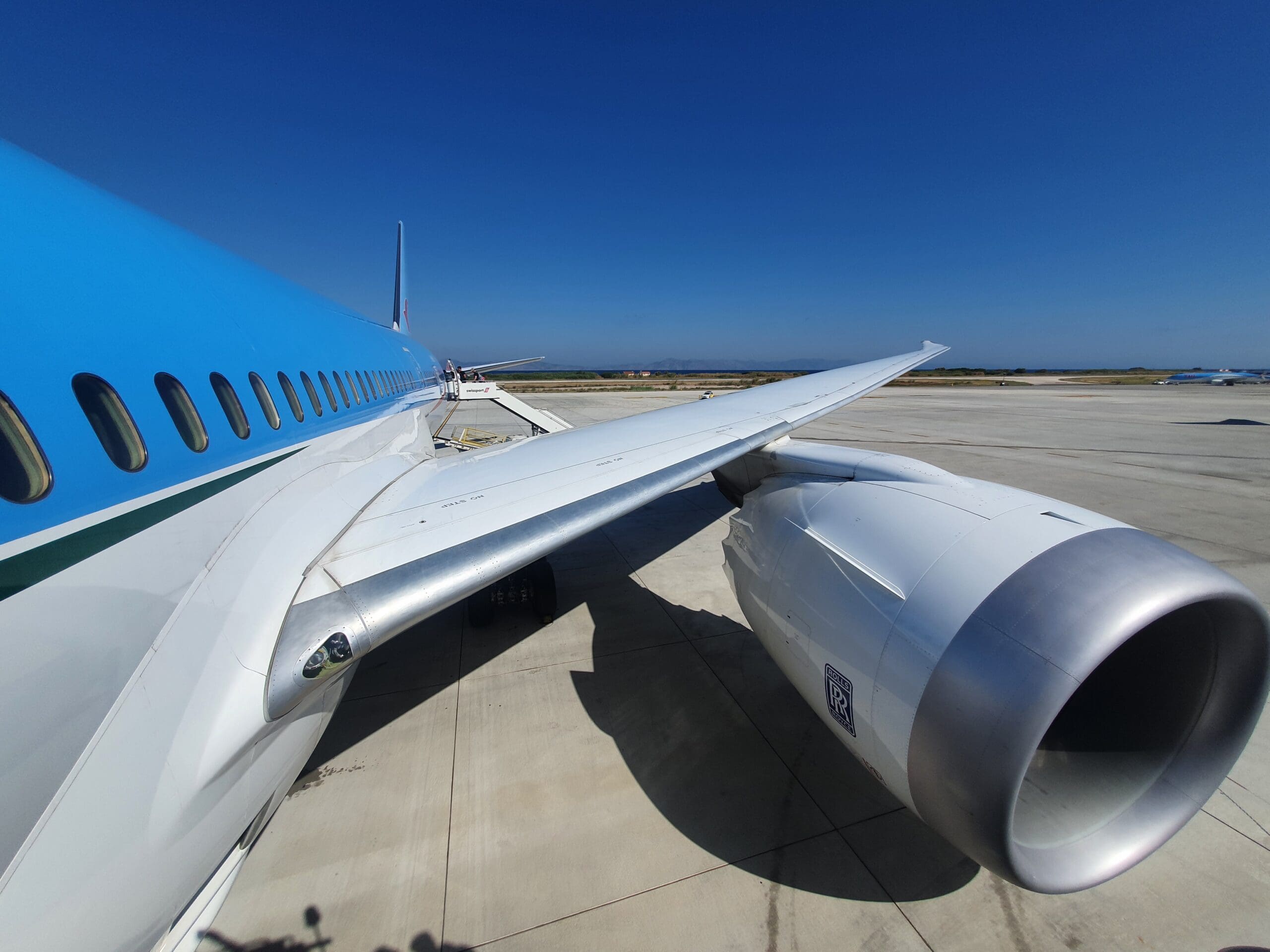 Not Your Standard Leisure Airline! A Surprisingly Good Flight on a Neos Dreamliner: Rhodes to Verona