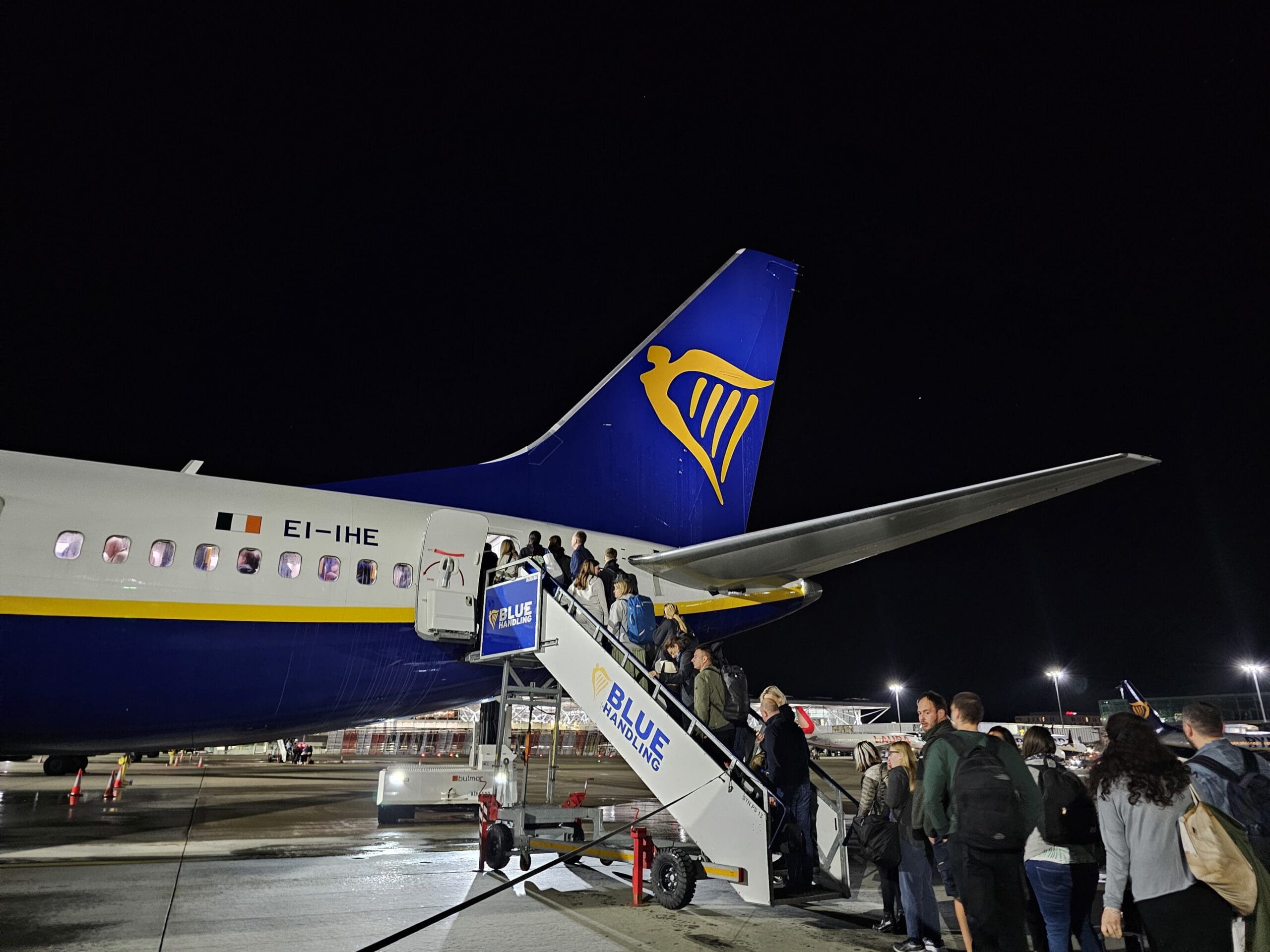 Review: Ryanair Boeing 737 MAX 8-200 – Stansted to Bari